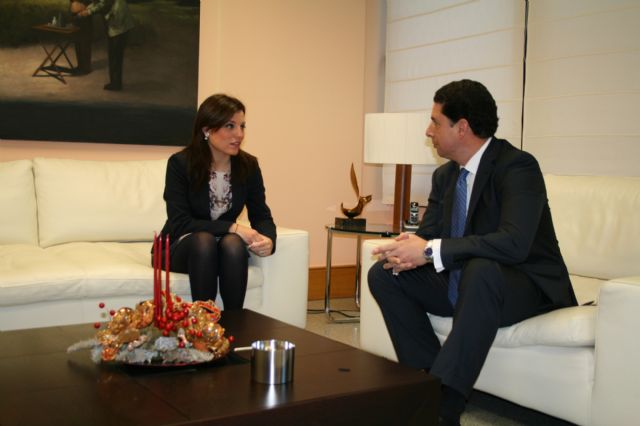 Reunión del consejero de Obras Públicas y Ordenación del Territorio y la alcaldesa de Fortuna - 1, Foto 1