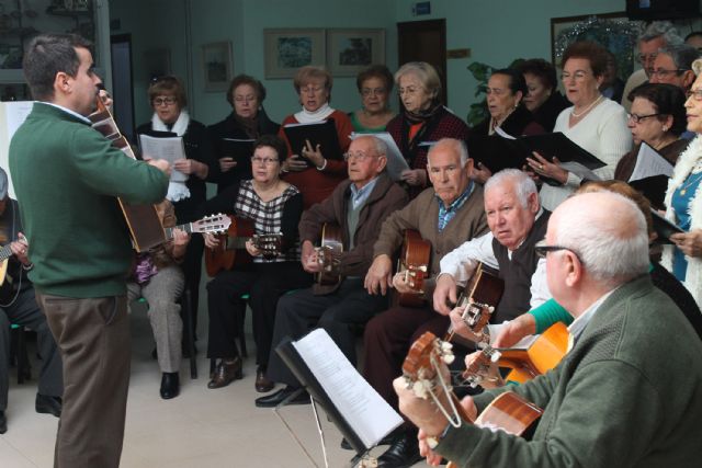 Ya se respira la Navidad en el Hogar de las Personas Mayores torreño - 3, Foto 3