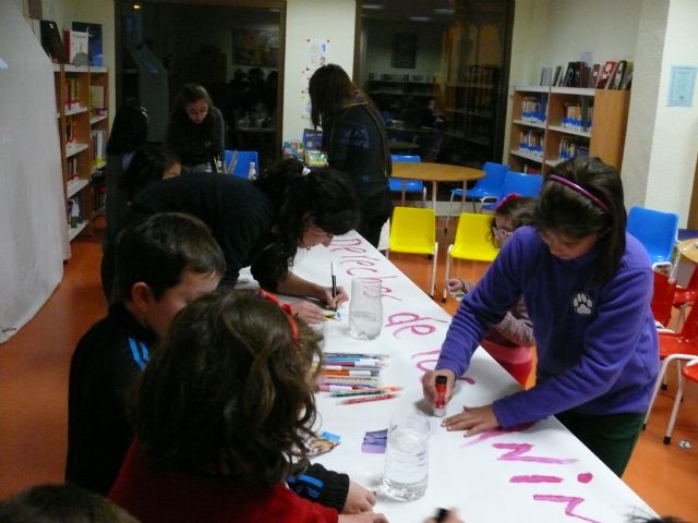 Cerca de 30 niños participan en el Taller Creativo 4 Patas - 4, Foto 4