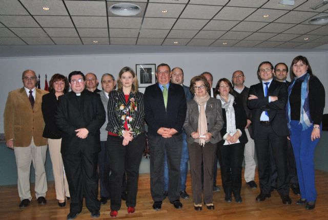 La Obra Social de La Caixa donó 19.000 euros a siete entidades benéficas  locales en un acto celebrado en el Ayuntamiento - 1, Foto 1