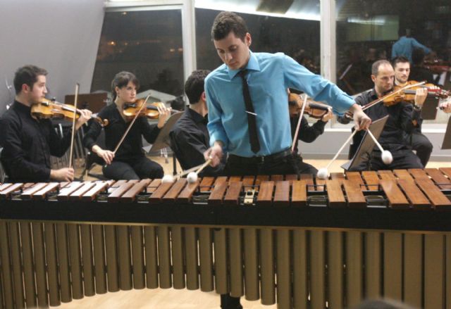 Elas Romero Clars tocar en la clausura de Entre Cuerdas y Metales, Foto 1
