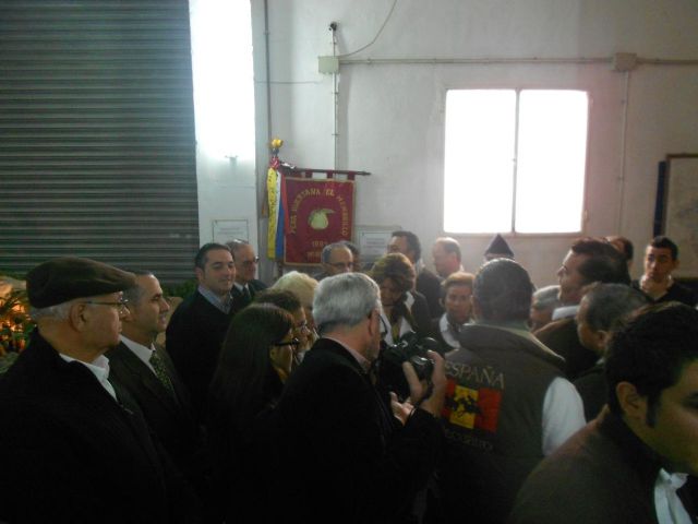 Decenas de vecinos de Santiago y Zaraiche se dan cita para inaugurar el Belén de la pedanía - 3, Foto 3