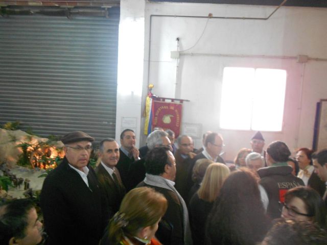 Decenas de vecinos de Santiago y Zaraiche se dan cita para inaugurar el Belén de la pedanía - 4, Foto 4