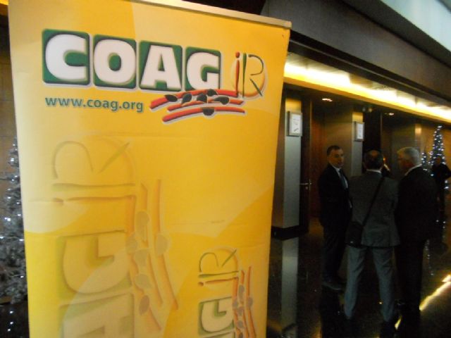 Autoridades municipales asisten al V Congreso regional de COAG-IR que se celebró en Murcia bajo el lema Agricultura es alimentación, Foto 1