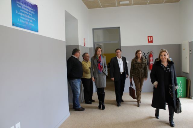 La directora general de Educación de Personas Adultas visita las escuelas D. Antonio García - 1, Foto 1