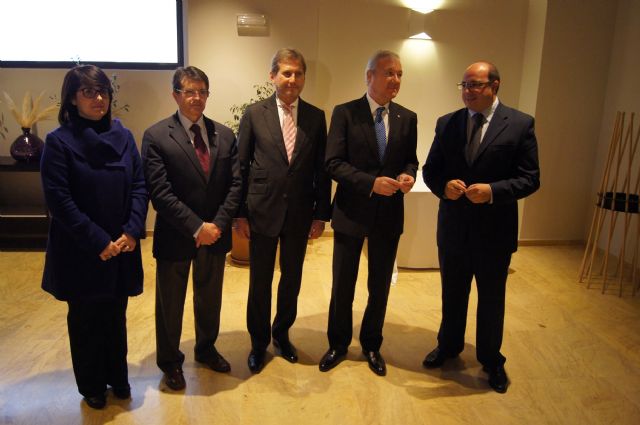 The Mayor Meets with European Commissioner for Regional Policy, together with Valcrcel and the mayors of Lorca and Puerto Lumbreras, Foto 1