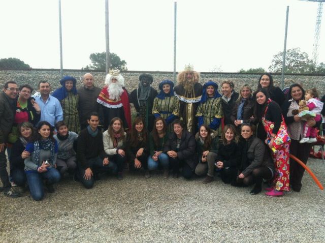 Juventudes Socialistas de Lorca acerca los Reyes Magos al Centro de Atención Temprana de Lorca - 1, Foto 1