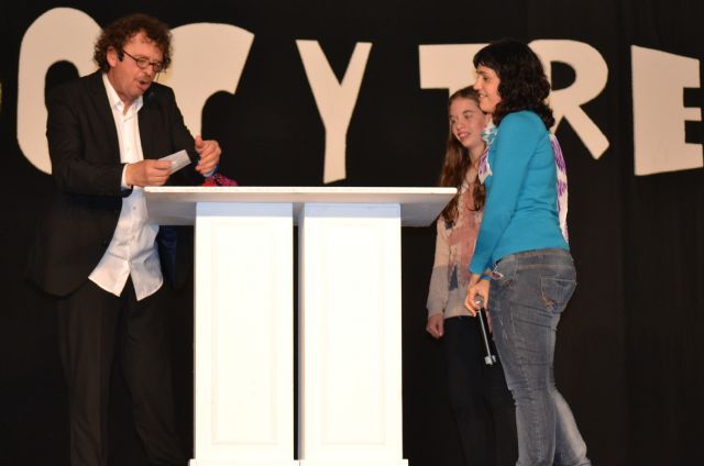 Sonia y Yara Galindo ganan 1.000 euros en el concurso Una, Dos y Tres... jugar, reír y ganar comprando en San Pedro del Pinatar - 1, Foto 1