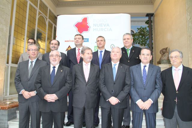 El presidente de la UCAM acompaña a Valcárcel y al Comisario europeo de política regional en el Foro Nueva Murcia - 1, Foto 1