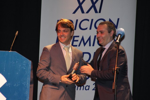 Ignacio Martnez, gerente deClimasolwolrd.com, recibe el reconocimiento de los Premios Radio Espuña Alhama 2012, Foto 1