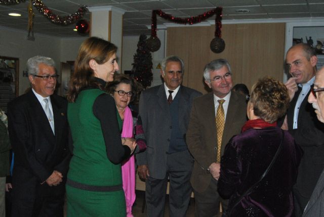 El director general de Personas Mayores y el alcalde de San Javier inauguran la Navidad con los mayores del Centro del IMAS de San Javier - 1, Foto 1
