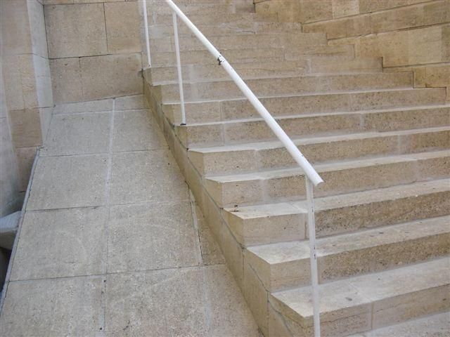 Calidad Urbana mejora la seguridad de las barandillas exteriores del edificio anexo al Ayuntamiento - 2, Foto 2