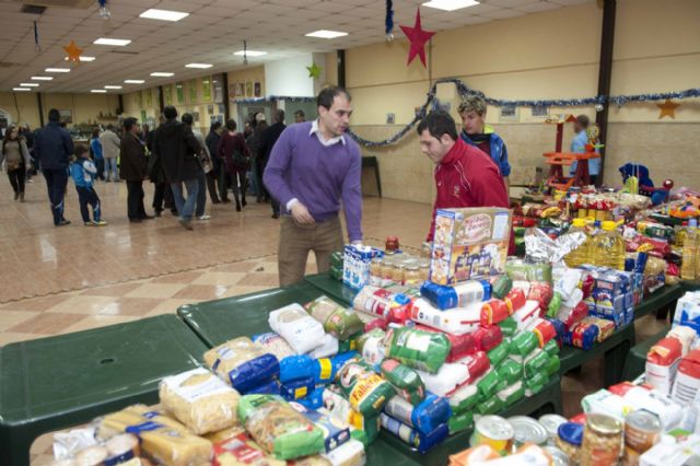 El Fútbol Base recoge 5.000 kilos de alimentos - 2, Foto 2
