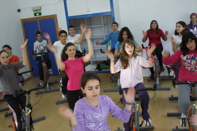 Cientos de alumnos de la ESO disfrutaron de un día de puertas abiertas en el Polideportivo - 2, Foto 2