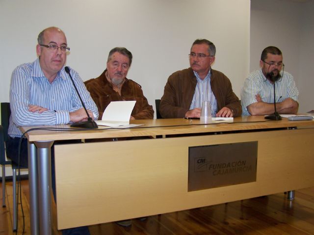 Peligro latente y otros relatos es el nuevo libro del escritor Juan José Navarro - 2, Foto 2