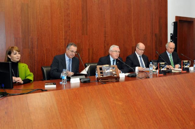 Sintecho, del malagueño Miguel Torres López de Uralde, gana el Vargas Llosa de novela 2012 - 1, Foto 1