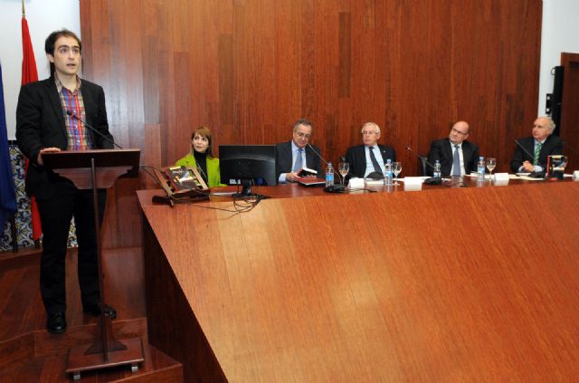 Sintecho, del malagueño Miguel Torres López de Uralde, gana el Vargas Llosa de novela 2012 - 3, Foto 3