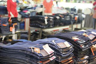 Varios comercios de Cehegín organizan un outlet con grandes descuentos, este domingo - 1, Foto 1