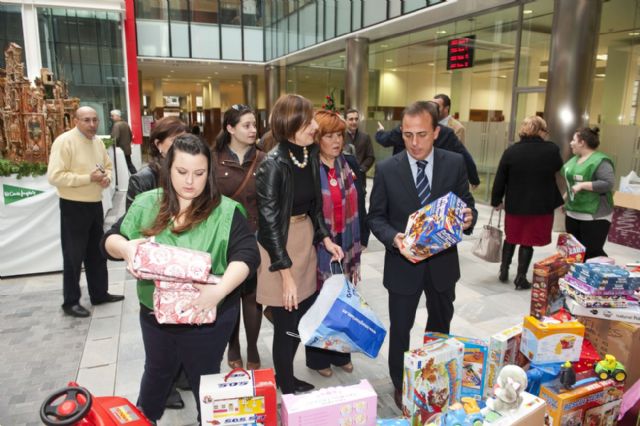Sigue creciendo la montaña de juguetes del Edificio Administrativo - 4, Foto 4