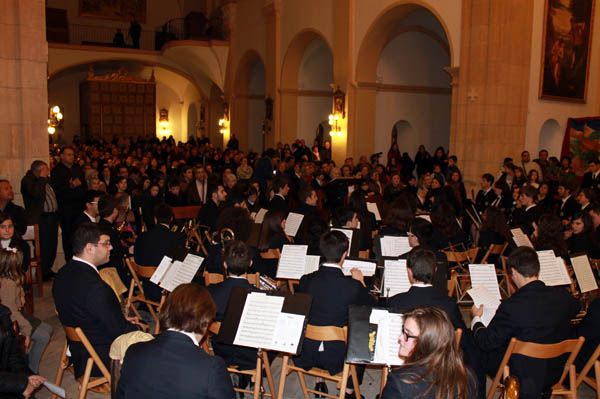 La Escuela de Música ofrece su concierto de Navidad en la iglesia de San Lázaro, completamente abarrotada de espectadores - 1, Foto 1