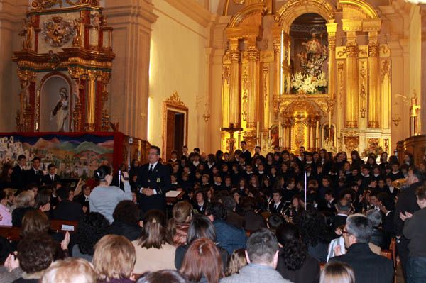 La Escuela de Msica ofrece su concierto de Navidad en la iglesia de San Lzaro, completamente abarrotada de espectadores, Foto 4