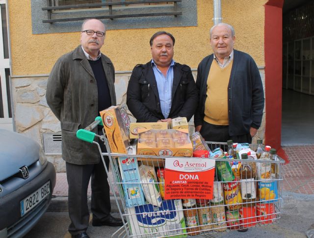 ASEMOL entrega a Cáritas Parroquial cerca de 400 kilos de alimentos para los más necesitados - 1, Foto 1