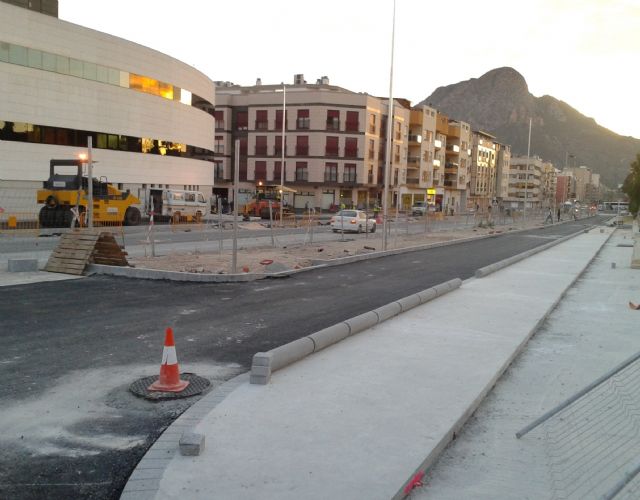 Continua la improvisación en las obras de la Avda Jiménez Castellanos - 1, Foto 1