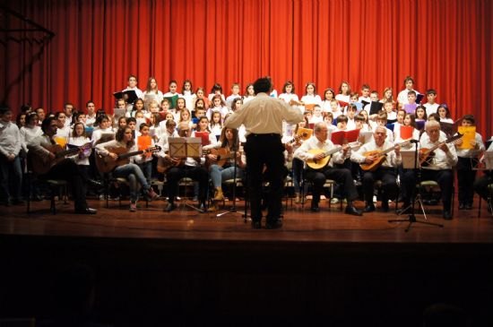 Los alumnos de Lenguaje Musical de la Escuela Municipal de Música protagonizan un Concierto de Villancicos, Foto 1