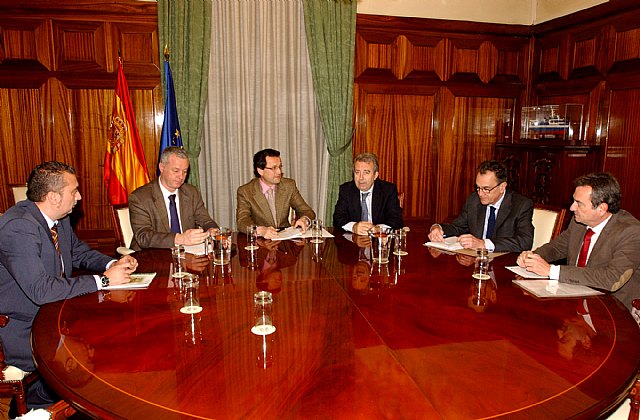 Cerdá y el sector productor regional se reúnen con el subsecretario del Ministerio para analizar nuevas propuestas de apoyo al seguro agrario - 1, Foto 1