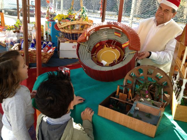 Mercadillo artesanal con productos navideños - 1, Foto 1