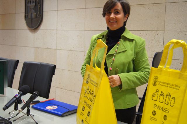 La campaña de sensibilización ambiental sobre reciclaje de residuos comienza en Totana para cocienciar a los ciudadanos del buen uso de los contenedores - 2, Foto 2