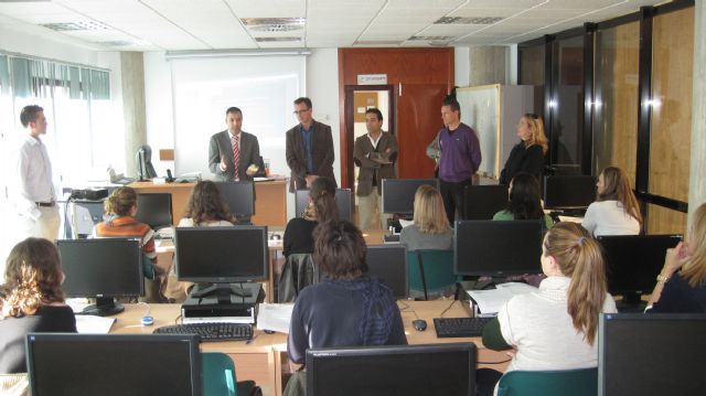 La concejalía de Empleo y Desarrollo Local pone en marcha el curso Técnico en Comercio Exterior Bilingüe inglés - 1, Foto 1