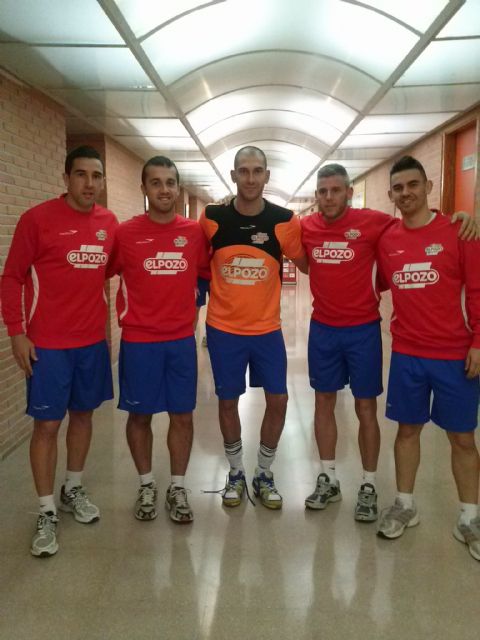 Adri: Es bueno que nos convoquen a tantos de ElPozo Murcia. Eso quiere decir que el Seleccionador se está fijando en este Club - 2, Foto 2