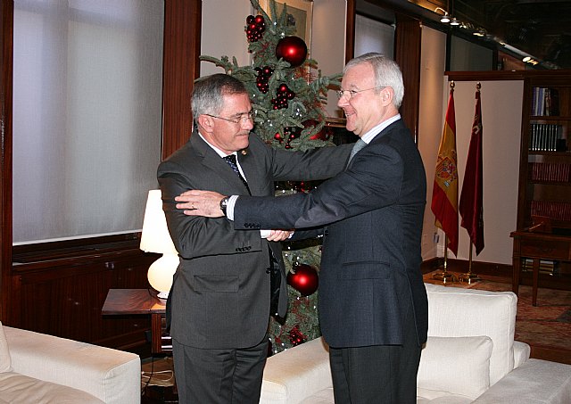 El presidente de la Comunidad recibe al alcalde de Águilas, Bartolomé Hernández - 2, Foto 2