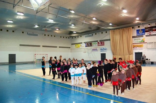 La gimnasia rítmica irrumpe con éxito en la agenda deportiva navideña de Alguazas - 1, Foto 1