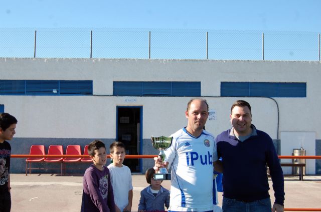 Un ambiente de compañerismo y juego limpio preside el Trofeo de Navidad de Fútbol Veteranos Villa de Alguazas - 4, Foto 4
