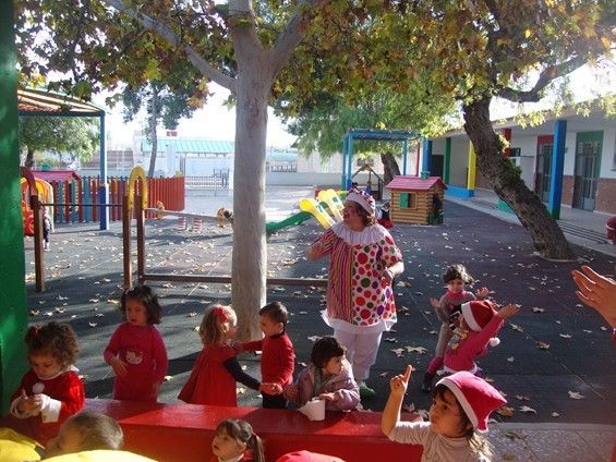 La Escuela Infantil Reina Sofía de Alguazas recibe la visita inesperada de Papá Noel - 1, Foto 1