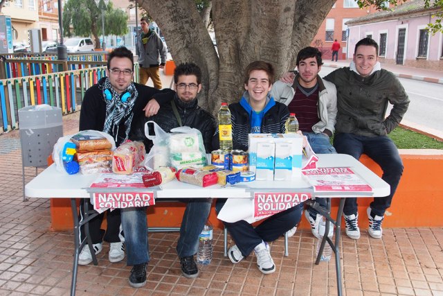 El PSOE y Juventudes Socialistas de La Unión recogen más de 2.000 kilos de alimentos y 200 juguetes en su campaña Navidad Solidaria - 5, Foto 5