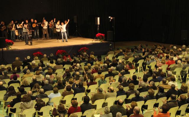 El cantaor Curro Piñana y el Tío Juan Rita participaron en el Encuentro de Cuadrillas Solidario de Navidad celebrado en Puerto Lumbreras - 1, Foto 1