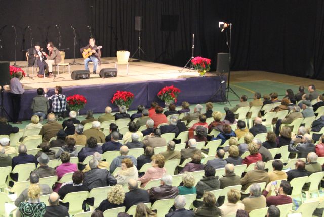 El cantaor Curro Piñana y el Tío Juan Rita participaron en el Encuentro de Cuadrillas Solidario de Navidad celebrado en Puerto Lumbreras - 2, Foto 2