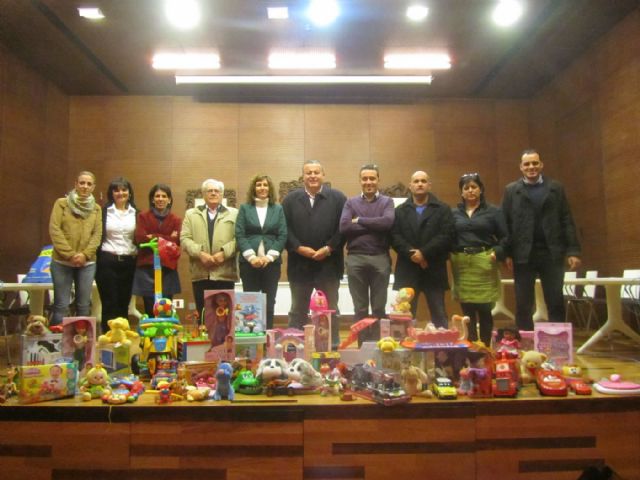 Donación de juguetes del equipo de gobierno - 1, Foto 1