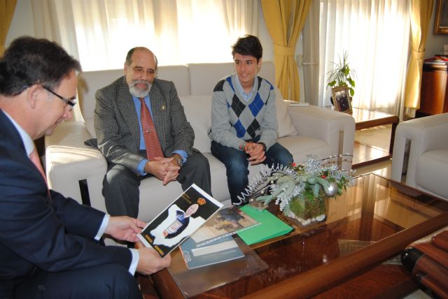 El delegado del Gobierno recibe a Gabriel Ruiz de Jorge, premiado en el concurso escolar ¿Qué es un Rey para ti? - 1, Foto 1