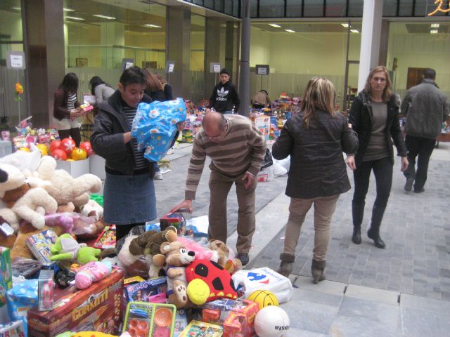 Más de 1.500 niños sin recursos disfrutarán de juguetes la Noche de Reyes - 2, Foto 2