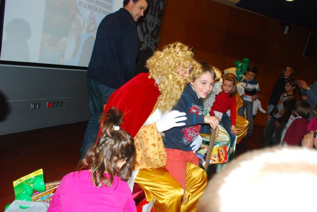 Los Reyes Magos de Oriente visitan la sede del Colegio de Ingenieros Técnicos Industriales de Murcia - 3, Foto 3