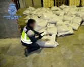 La Policía Nacional incauta más de 110 kilos de cocaína ocultos en un cargamento de hortalizas
