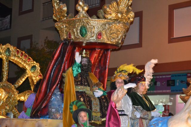 Los Reyes Magos llegan por mar a San Pedro del Pinatar y reparten regalos a cientos de niños - 3, Foto 3