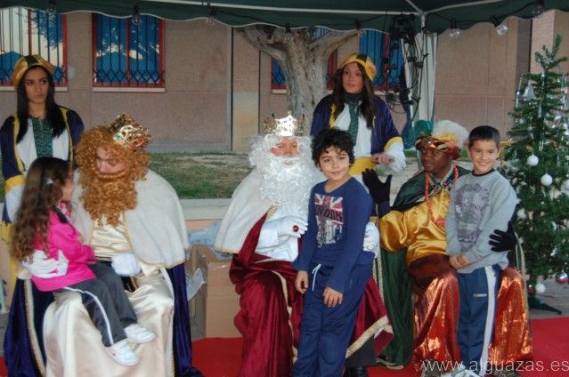 Los niños de Alguazas reciben con júbilo e ilusión la visita de los Reyes Magos a la localidad - 1, Foto 1
