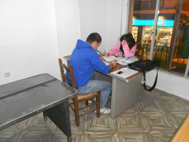 El PSOE y Juventudes Socialistas de La Unión habilitan un local como sala de estudio - 2, Foto 2