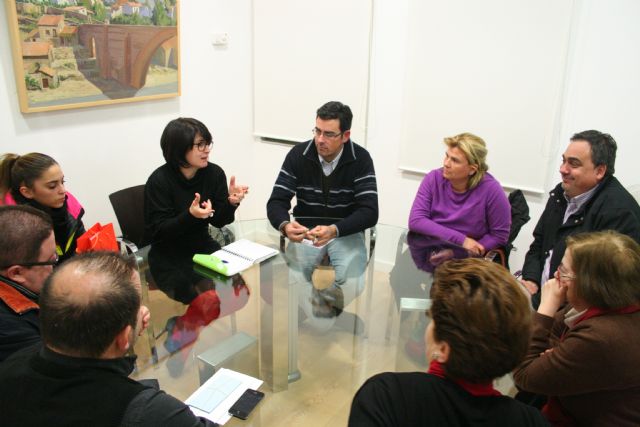 La alcaldesa y el concejal de Festejos y Cultura Popular se reúnen con la directiva de la Federación de Peñas del Carnaval, Foto 1