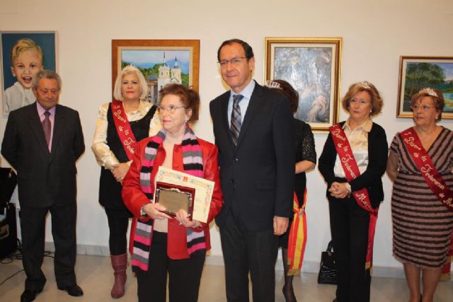 El Alcalde entrega los premios a los ganadores del concurso Los mayores también pintan - 3, Foto 3